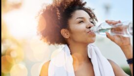 قم بتنشيط حياتك بالترطيب الصحيح: برهان للبقاء رطبًا والشعور بأفضل ما سيكون لديك 6 تنشيط حياتك: الاستفادة من فوائد الترطيب المناسب