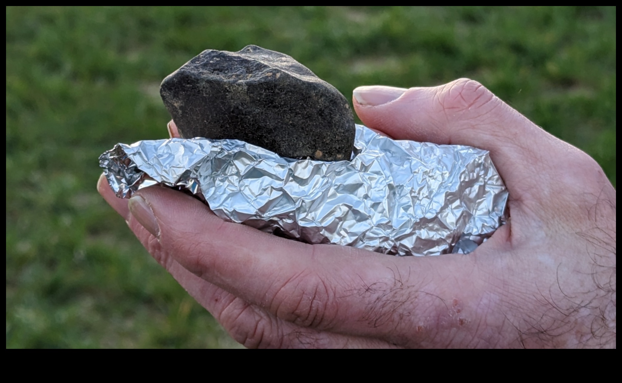 شظايا المجرة: جولة في عالم النيازك المتنوع 2 شظايا المجرة: استكشاف العالم المتنوع للنيازك